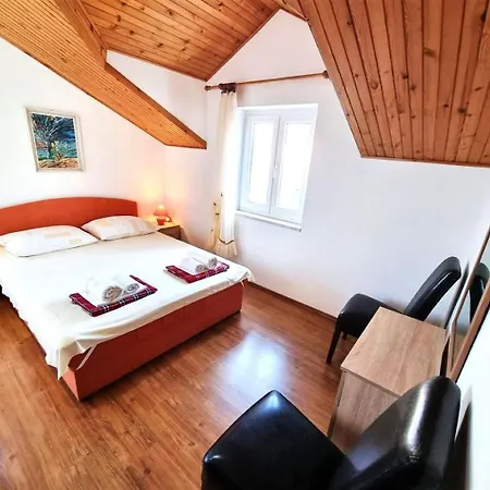 Banic 5 * Postira